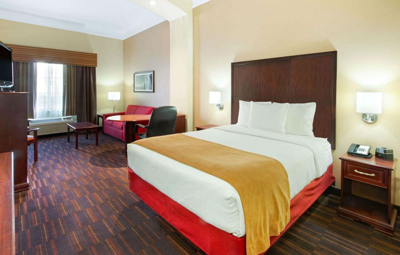 La Quinta Inn & Suites By Wyndham Albuquerque Midtown Extérieur photo