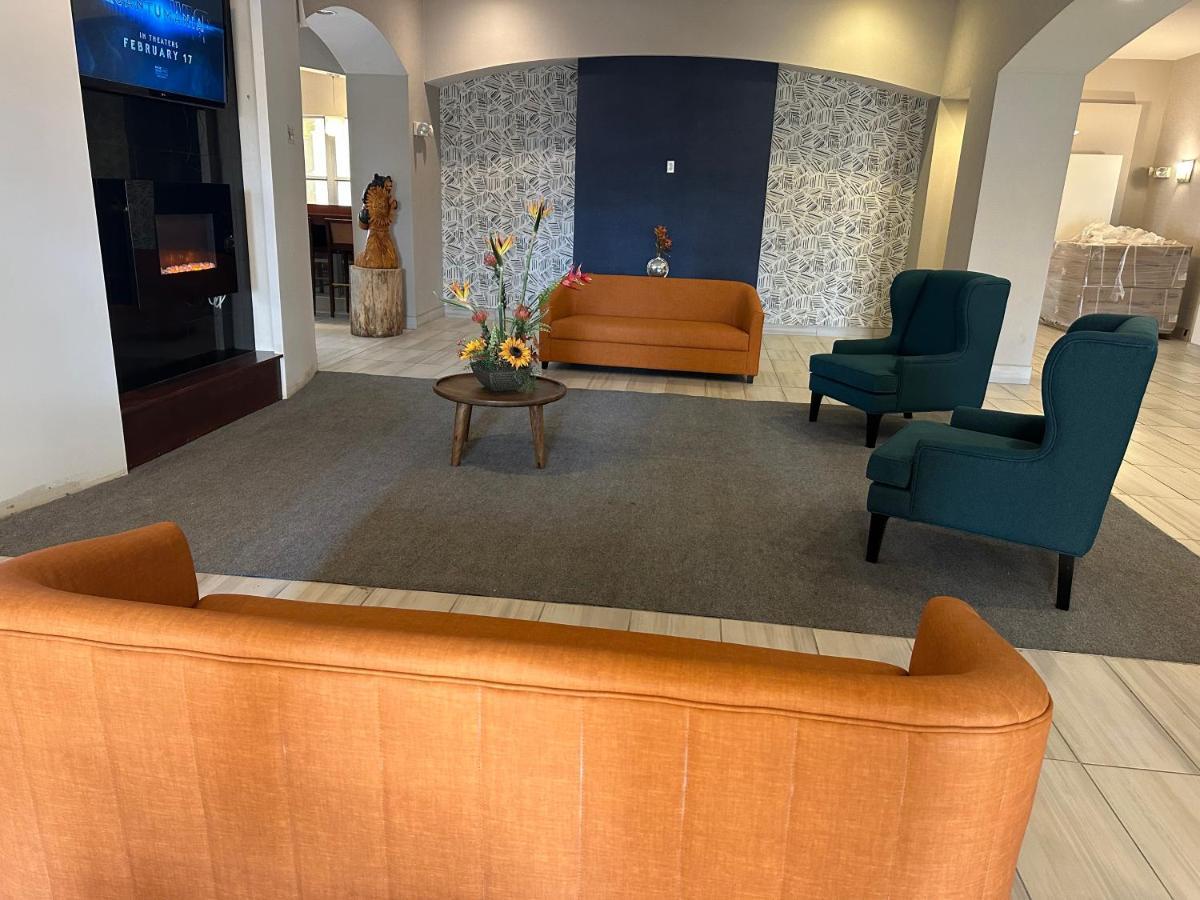 La Quinta Inn & Suites By Wyndham Albuquerque Midtown Extérieur photo