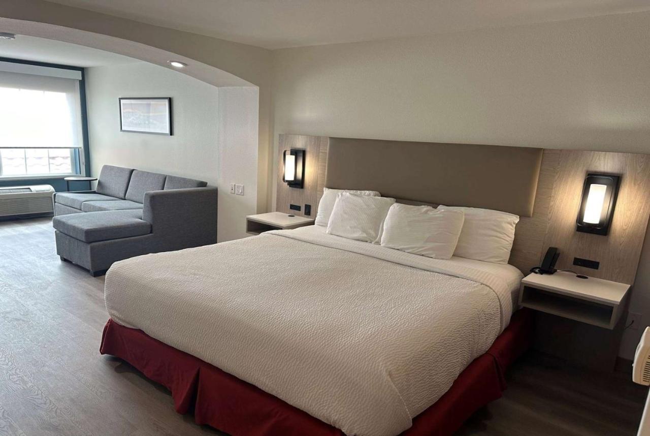 La Quinta Inn & Suites By Wyndham Albuquerque Midtown Extérieur photo