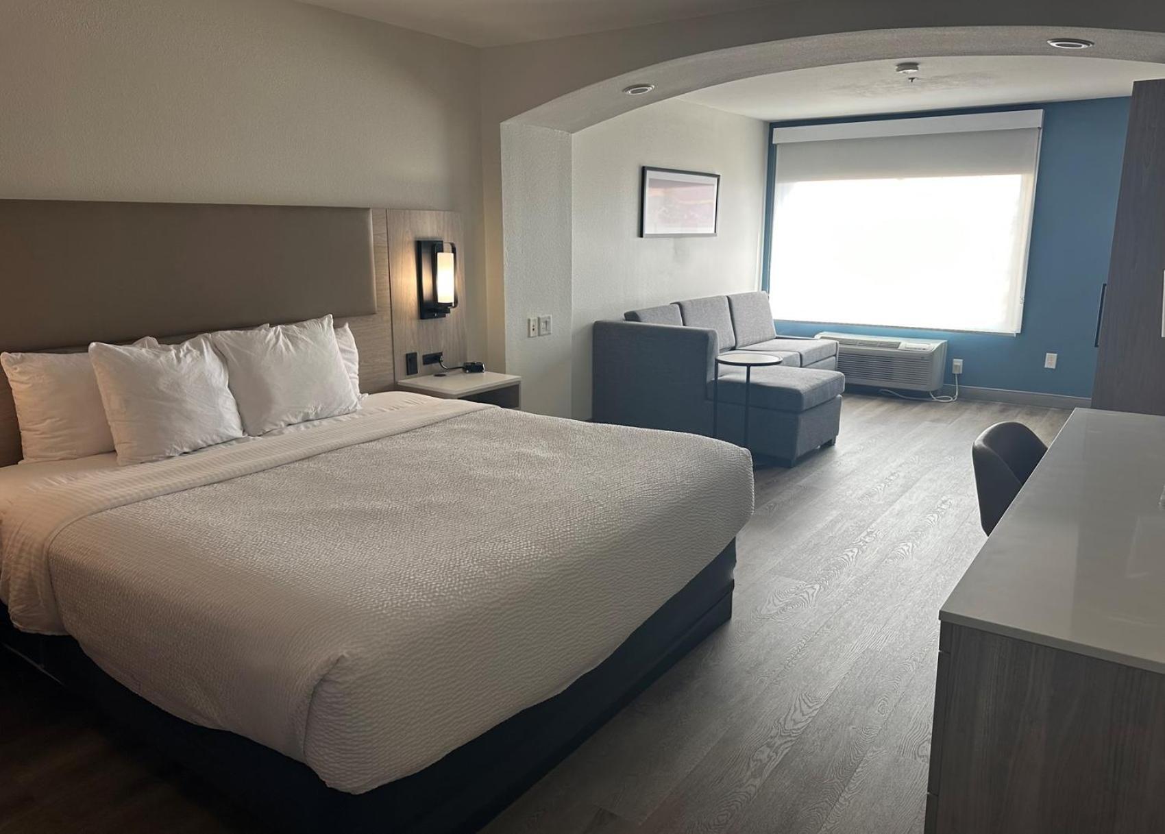 La Quinta Inn & Suites By Wyndham Albuquerque Midtown Extérieur photo