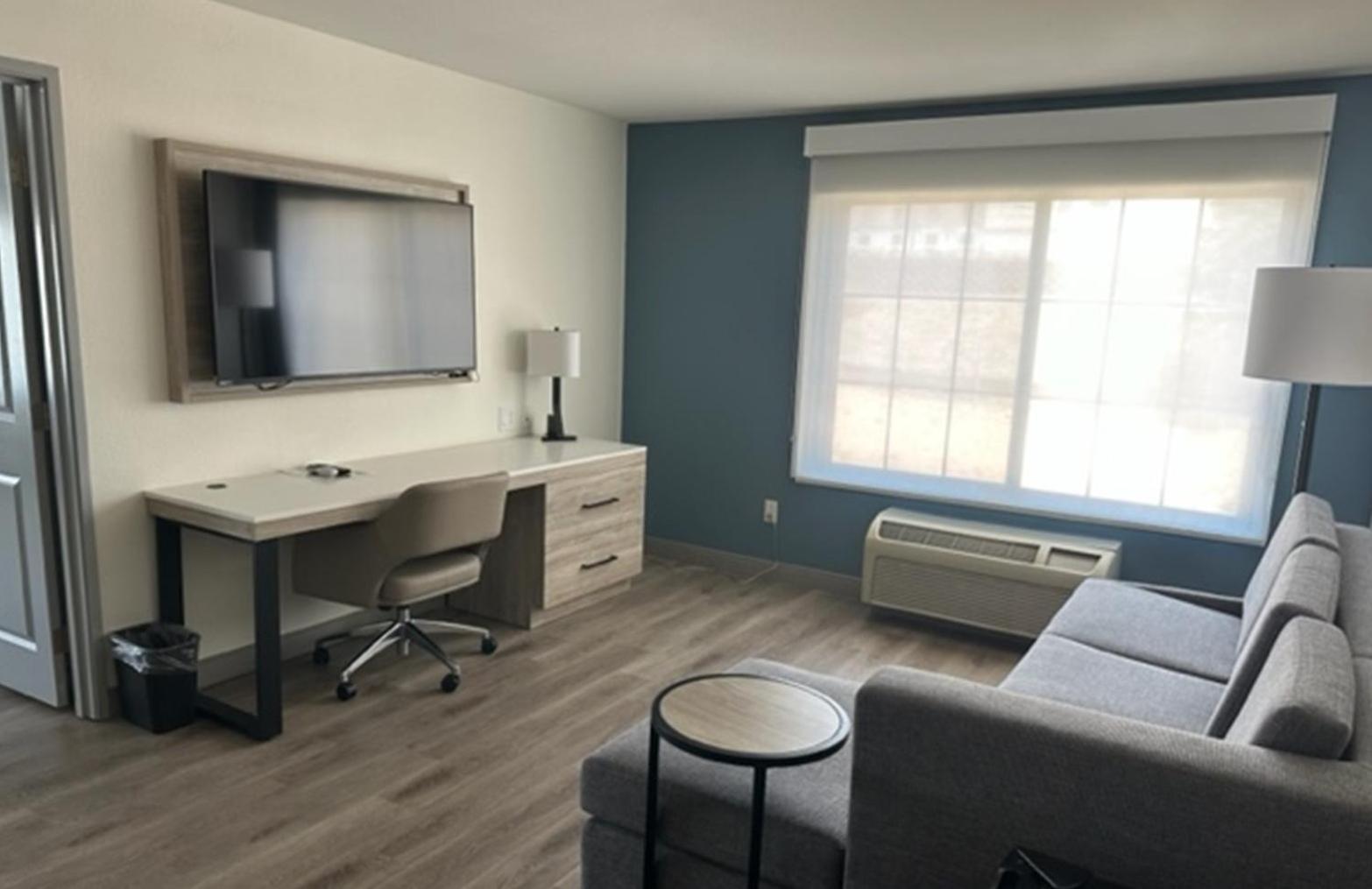 La Quinta Inn & Suites By Wyndham Albuquerque Midtown Extérieur photo